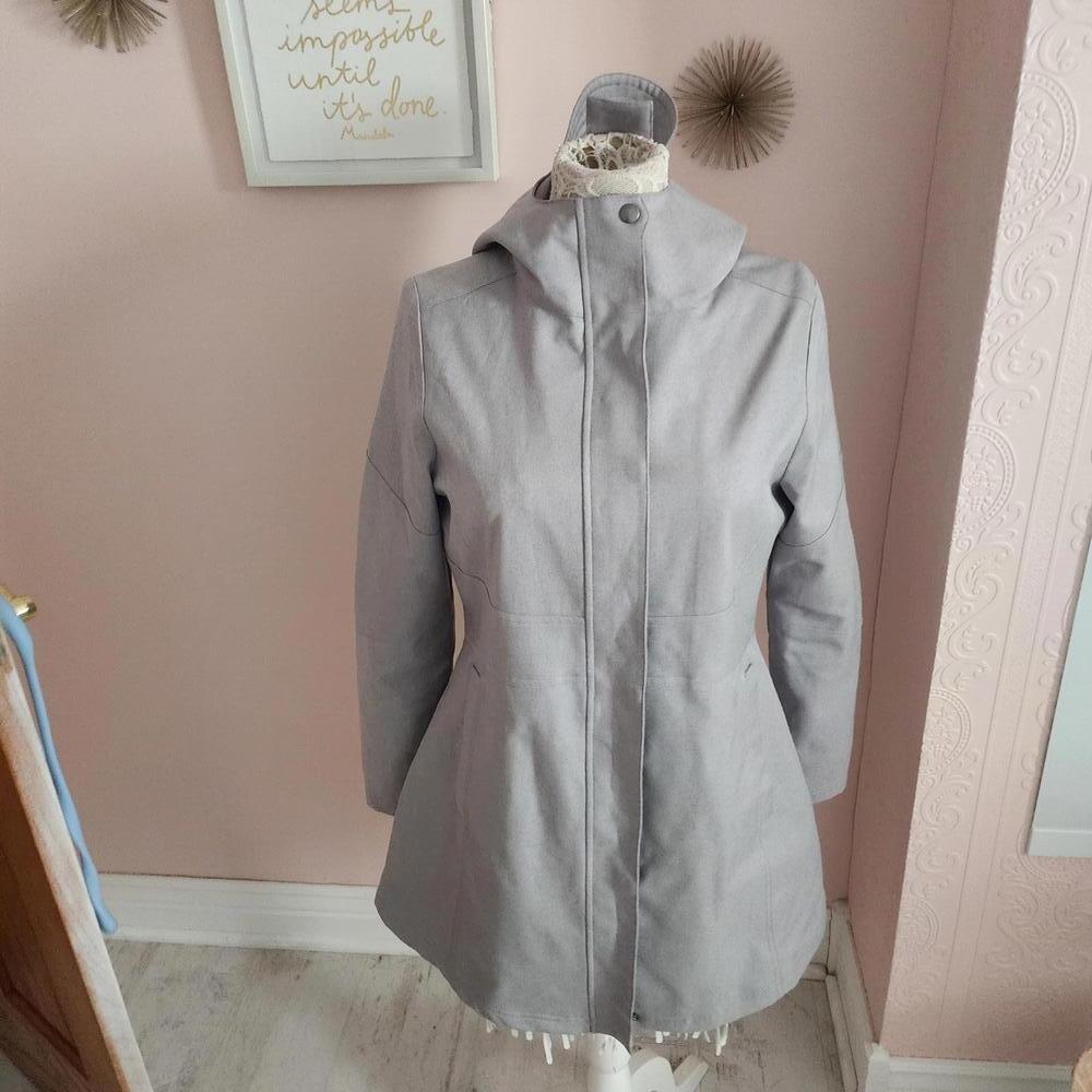 LKNW Kristen Blake gray long gray hooded raincoat M AAA13